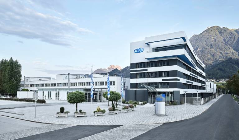 Vom Tyrolit Hauptstandort in Schwaz/Stans werden die weltweiten Tätigkeiten der Unternehmensgruppe gesteuert. 