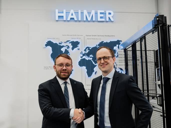 Haimer und TCM sind eine strategische und langfristige Kompetenzpartnerschaft eingegangen. Andreas Haimer (links), Geschäftsführer von Haimer, und Markus Temmel, CEO TCM Group, freuen sich auf die weitere Intensivierung der Zusammenarbeit.